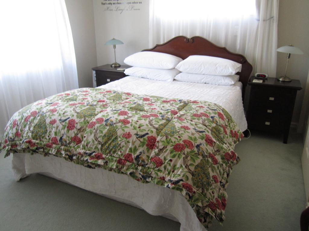 Be My Guest Bed & Breakfast Ню Плимут Стая снимка