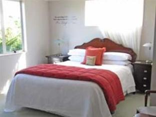 Be My Guest Bed & Breakfast Ню Плимут Екстериор снимка